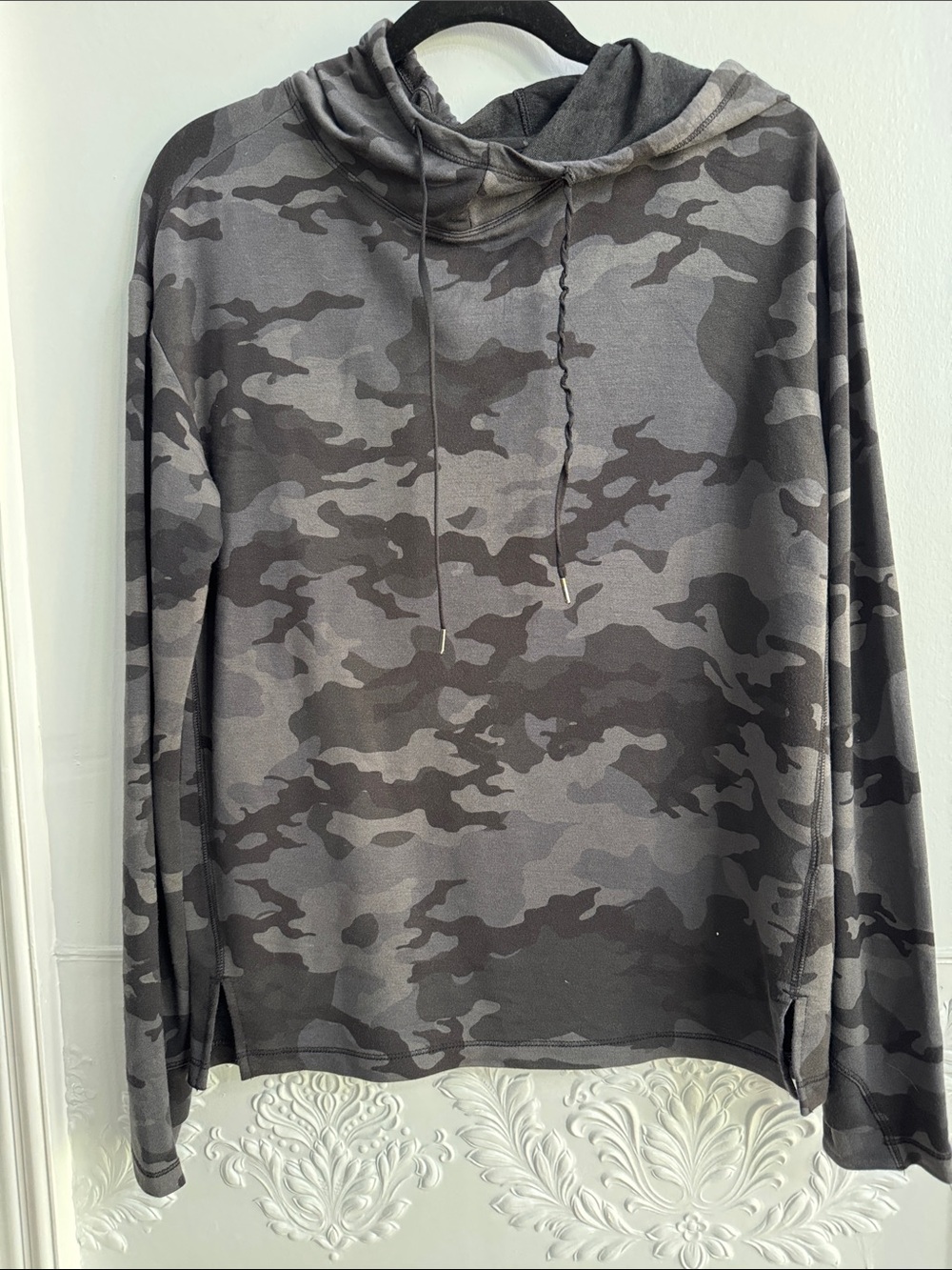 Athletic Works Women’s Gray Camo Crewneck Hoodie